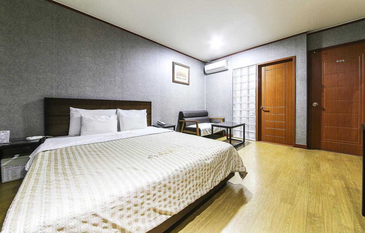 Valentine Motel Йонін Екстер'єр фото