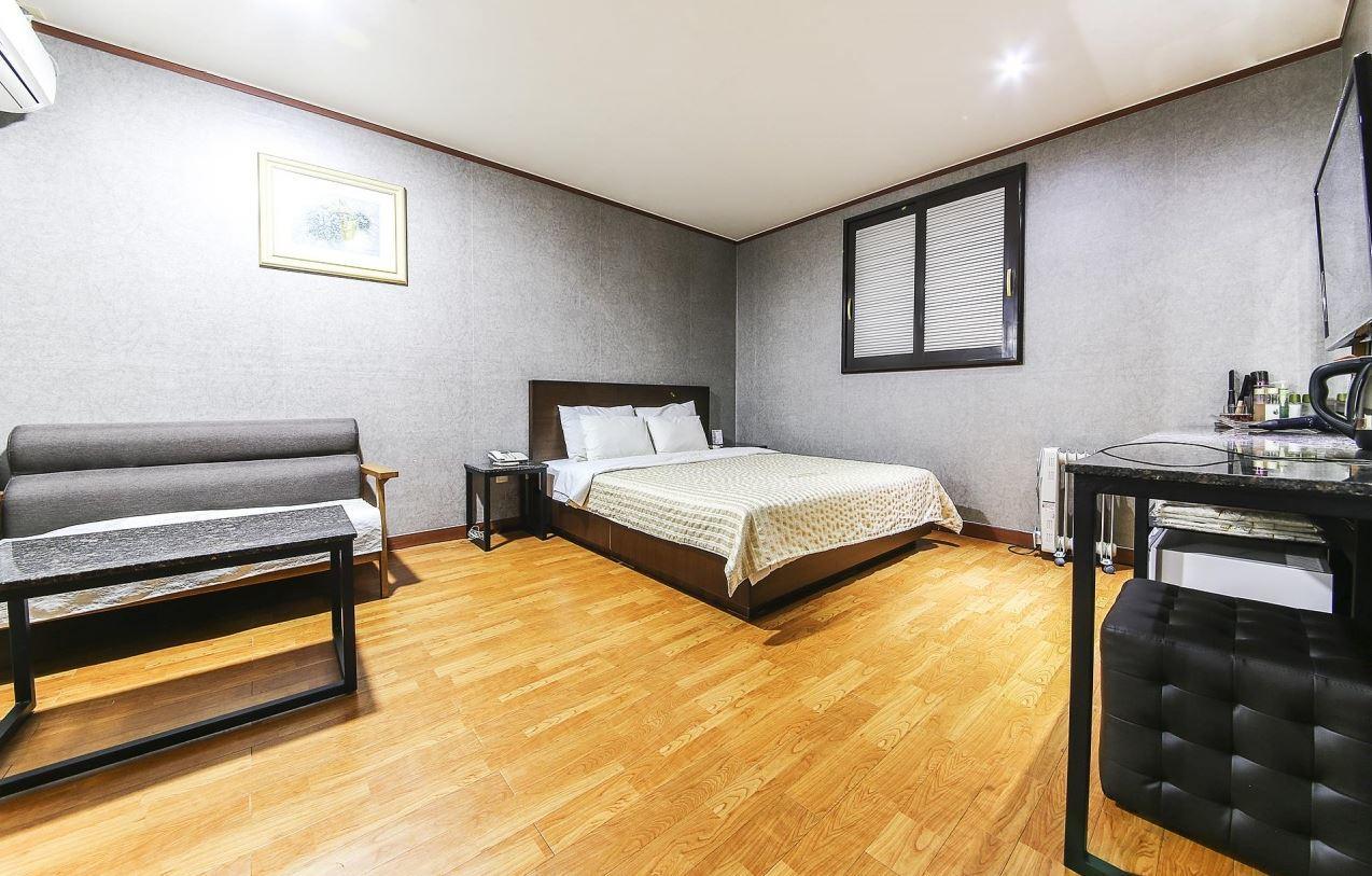 Valentine Motel Йонін Екстер'єр фото